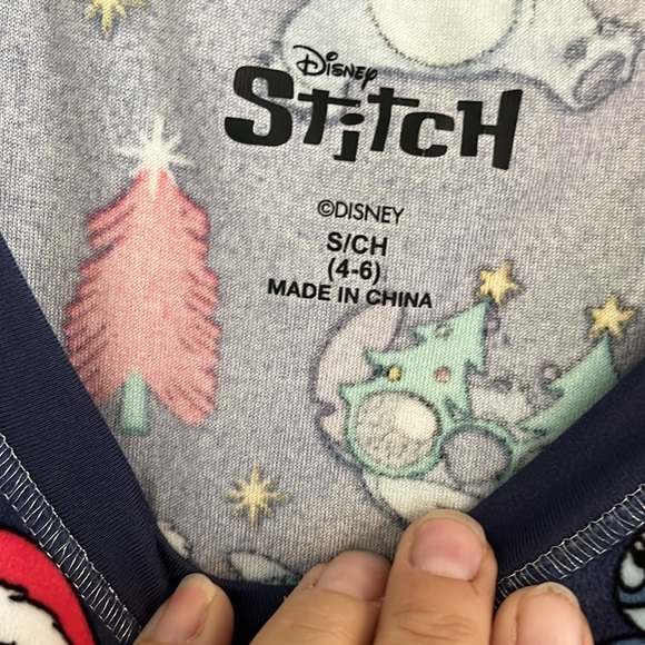 Disney Stitch Christmas‎ Pajama Top size 4-6 - Picture 3 of 7